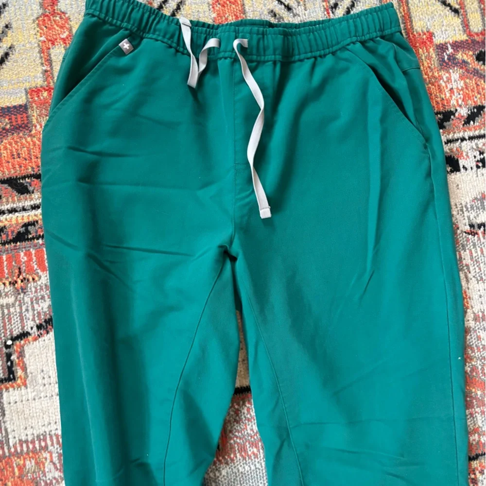 Figs - Tansen Jogger Hunter Green Pant Large Tall - Picture 3 of 6
